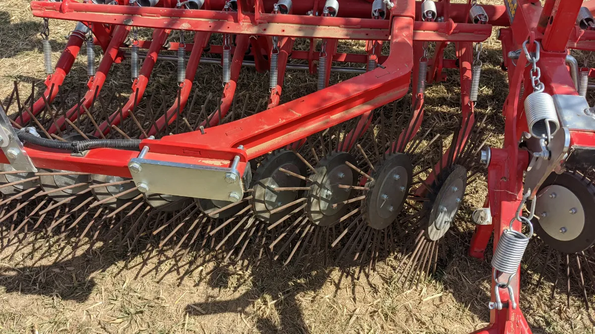 houe rotative : désherbage mécanique du blé